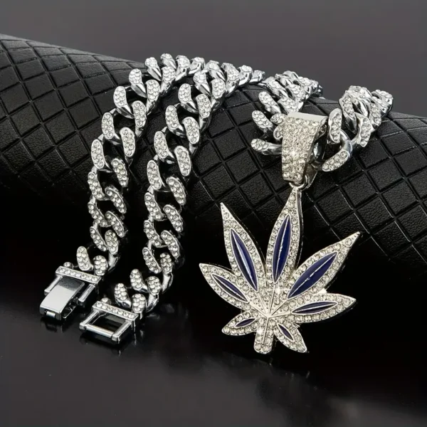 Hip Hop Iced Out Classic Retro Leaf Pendant