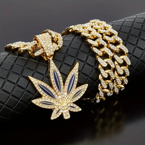 Hip Hop Iced Out Classic Retro Leaf Pendant