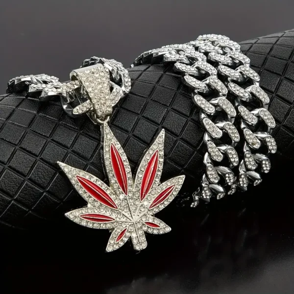 Hip Hop Iced Out Classic Retro Leaf Pendant