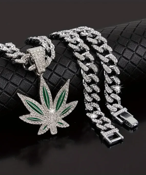 Hip Hop Iced Out Classic Retro Leaf Pendant