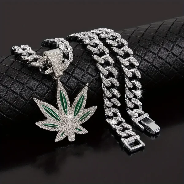 Hip Hop Iced Out Classic Retro Leaf Pendant