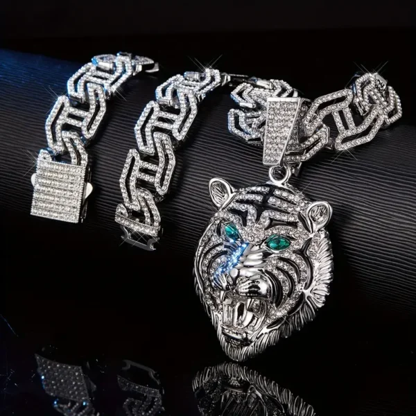 Hip Hop Iced Out Roaring Lion Head Pendant